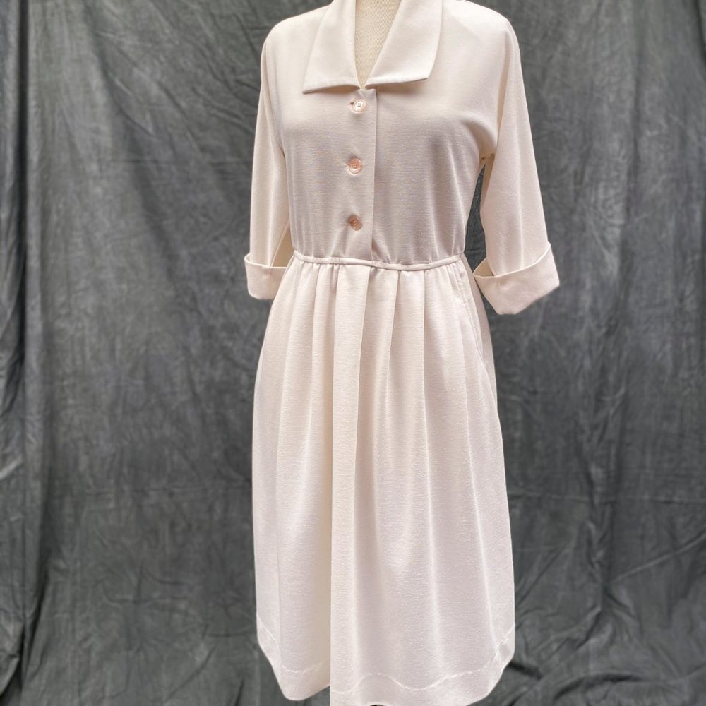 SOLD Vintage Casual Day Dress with Pockets - Picture 2 of 14